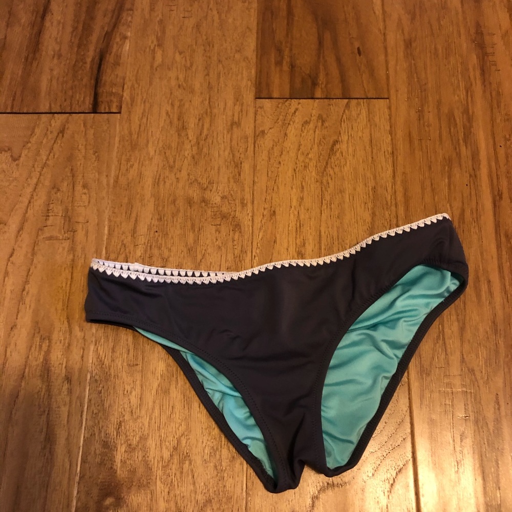 Cute Bikini - Picture 4 of 6